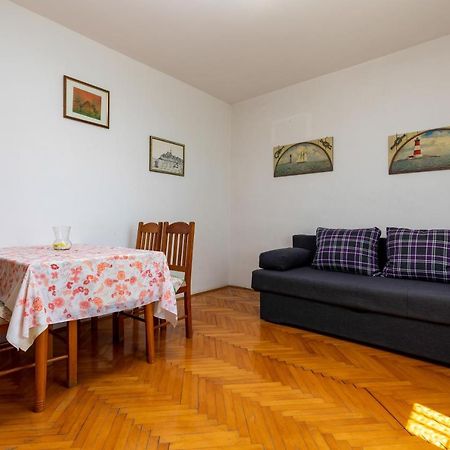 Apartments And Room Pergola Ровин Екстериор снимка