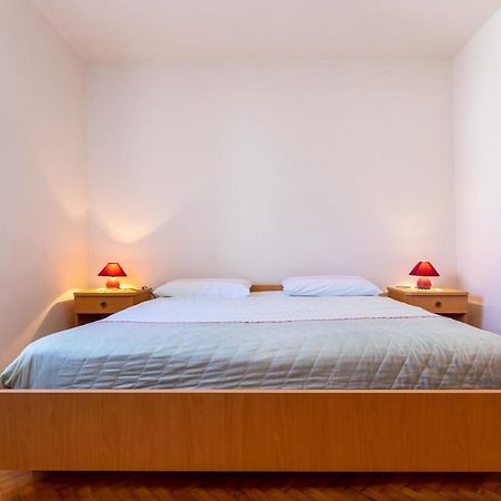 Apartments And Room Pergola Ровин Екстериор снимка