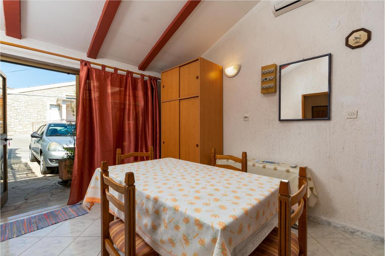 Apartments And Room Pergola Ровин Екстериор снимка