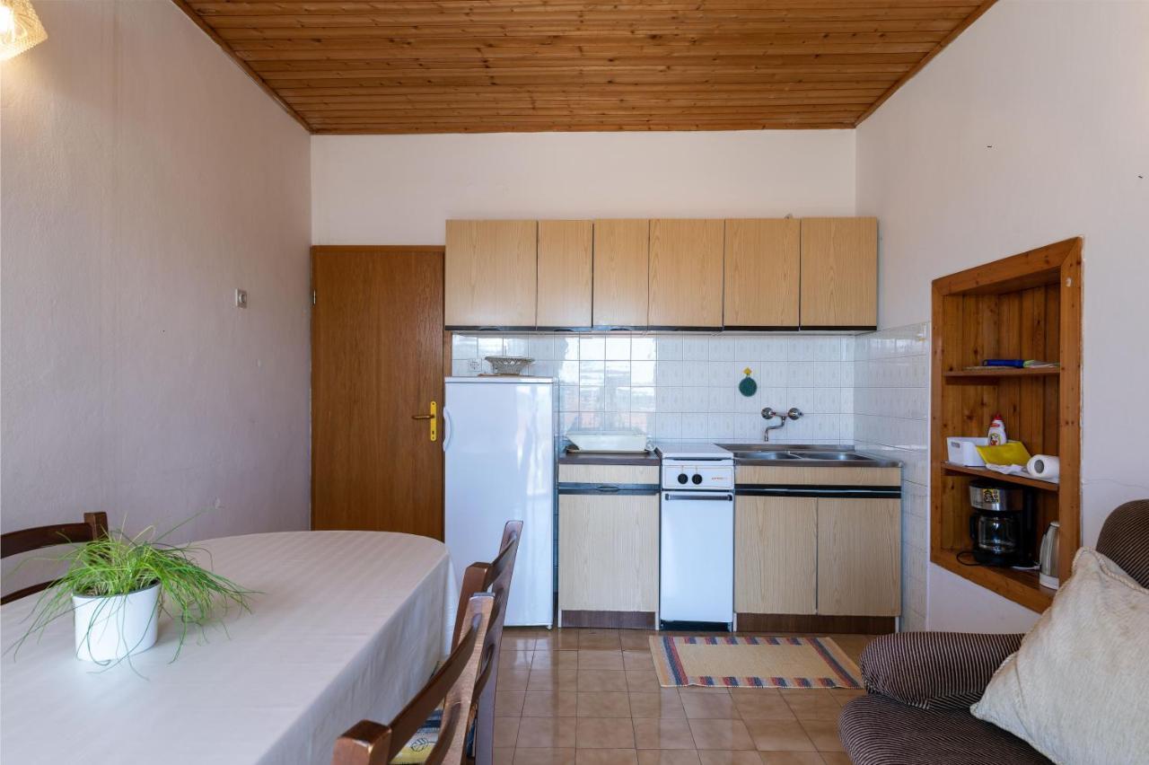 Apartments And Room Pergola Ровин Екстериор снимка