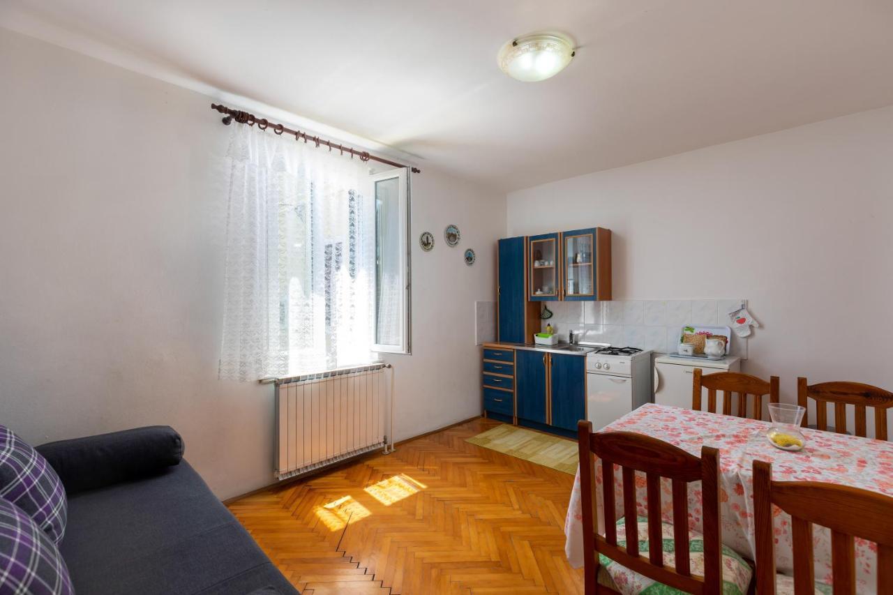 Apartments And Room Pergola Ровин Екстериор снимка